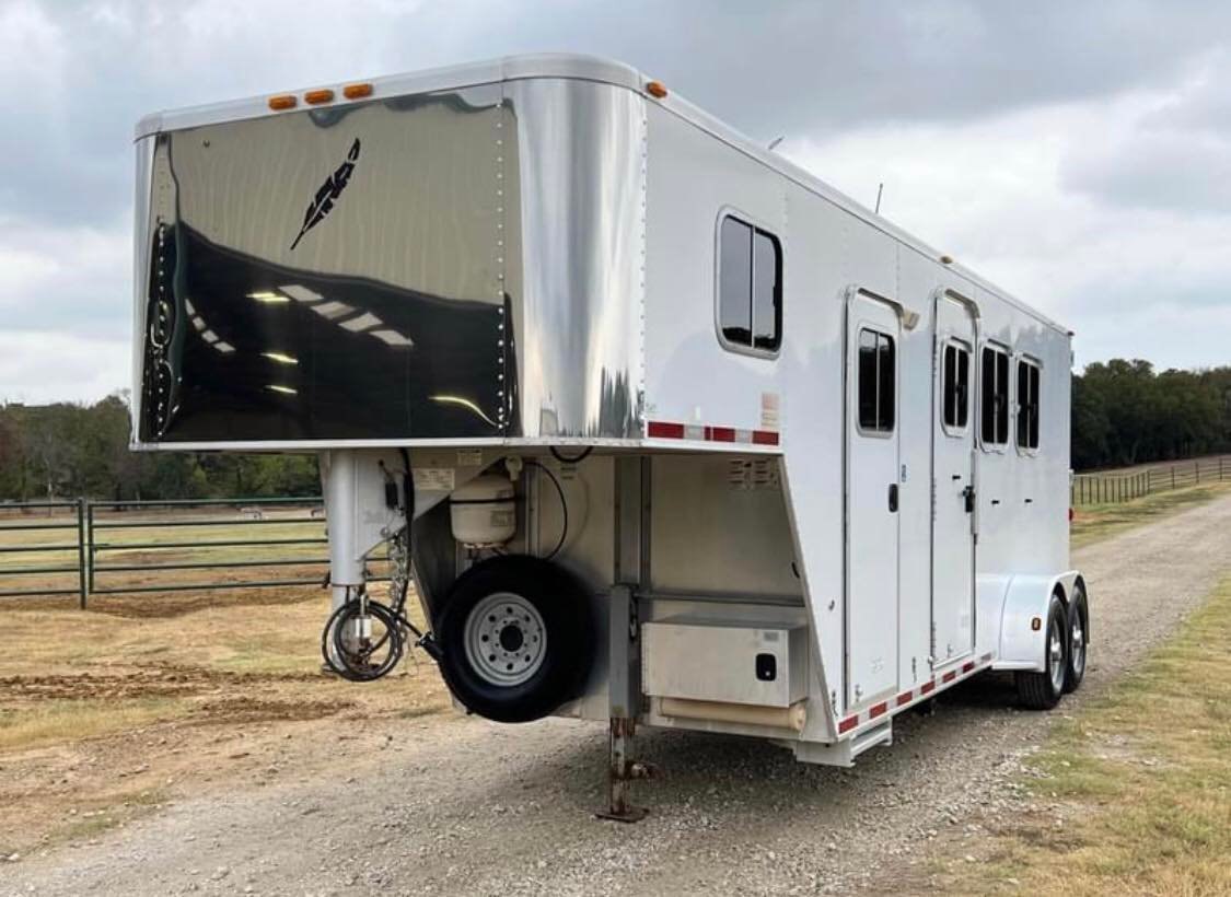 2007 Featherlite 3 horse slant load trailer – Used