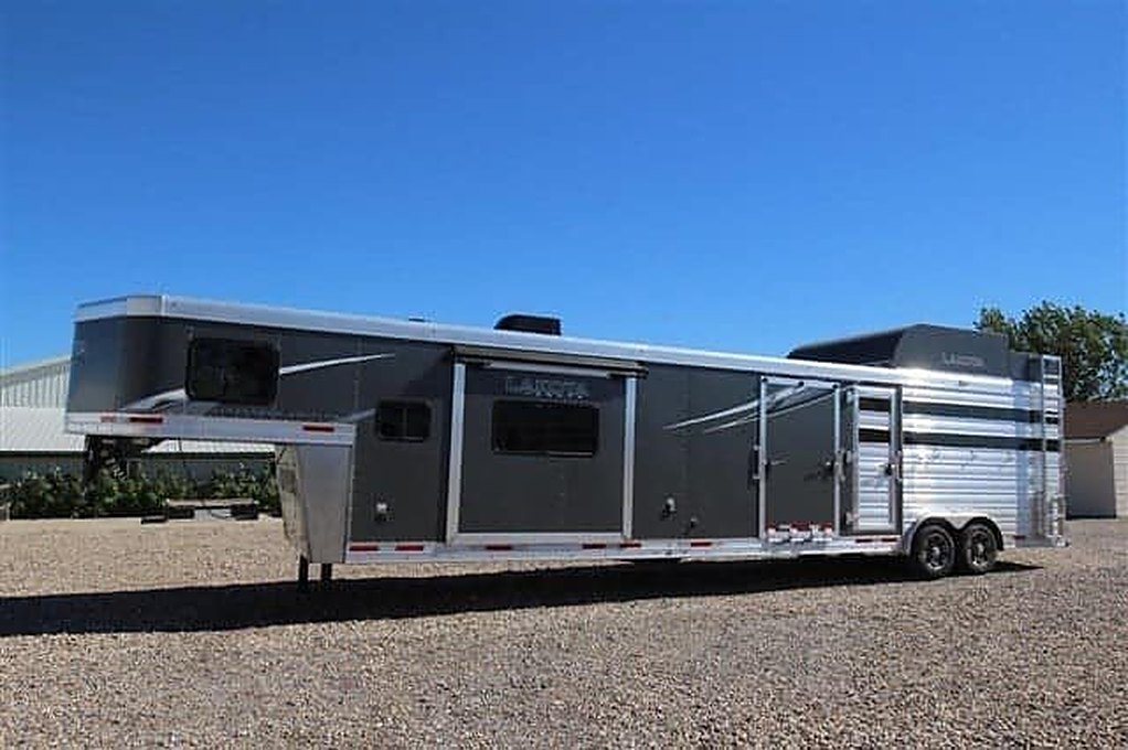 2022 Lakota Charger Livestock Edition – Used